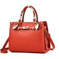 thumbnail image 2 of Bolso rojo para madre, bolso atmosférico, bolso de boda, bolso bandolera de gran capacidad, 2 of 6