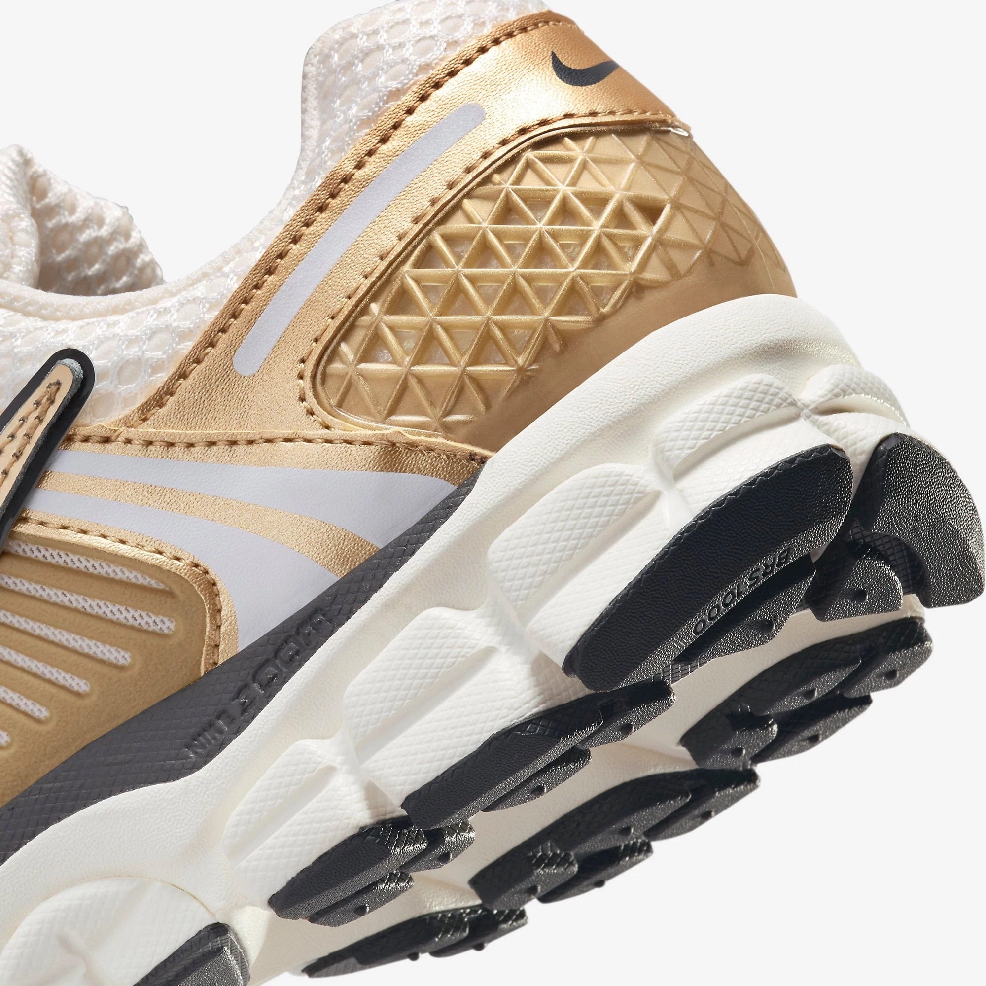 Women's Nike Zoom Vomero 5 Photon Dust/Metallic Gold (HF7723 001) - 7