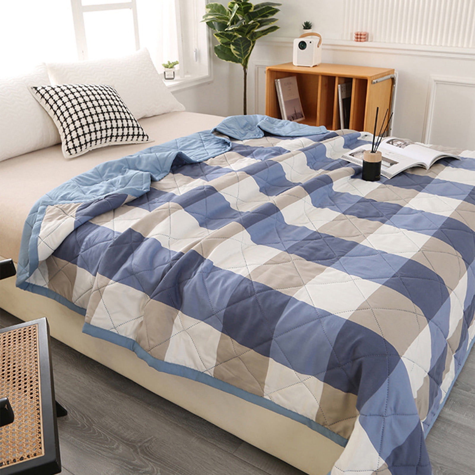 XGFHYJEH Queen Quilts on Clearance, Bedding Quilts, Plaid Quilt Queen Size, Summer Cooling Quilt, Small Quilt Bedding Blanket for Spring Summer Autumn, Cotton