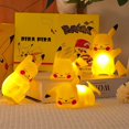 thumbnail image 1 of Luz de noche de Pokémon Pikachu, linda luz suave de anime para dormitorio, luz LED para mesita de noche, decoración de habitación, juguete de regalo de Navidad para niños, 1 of 5
