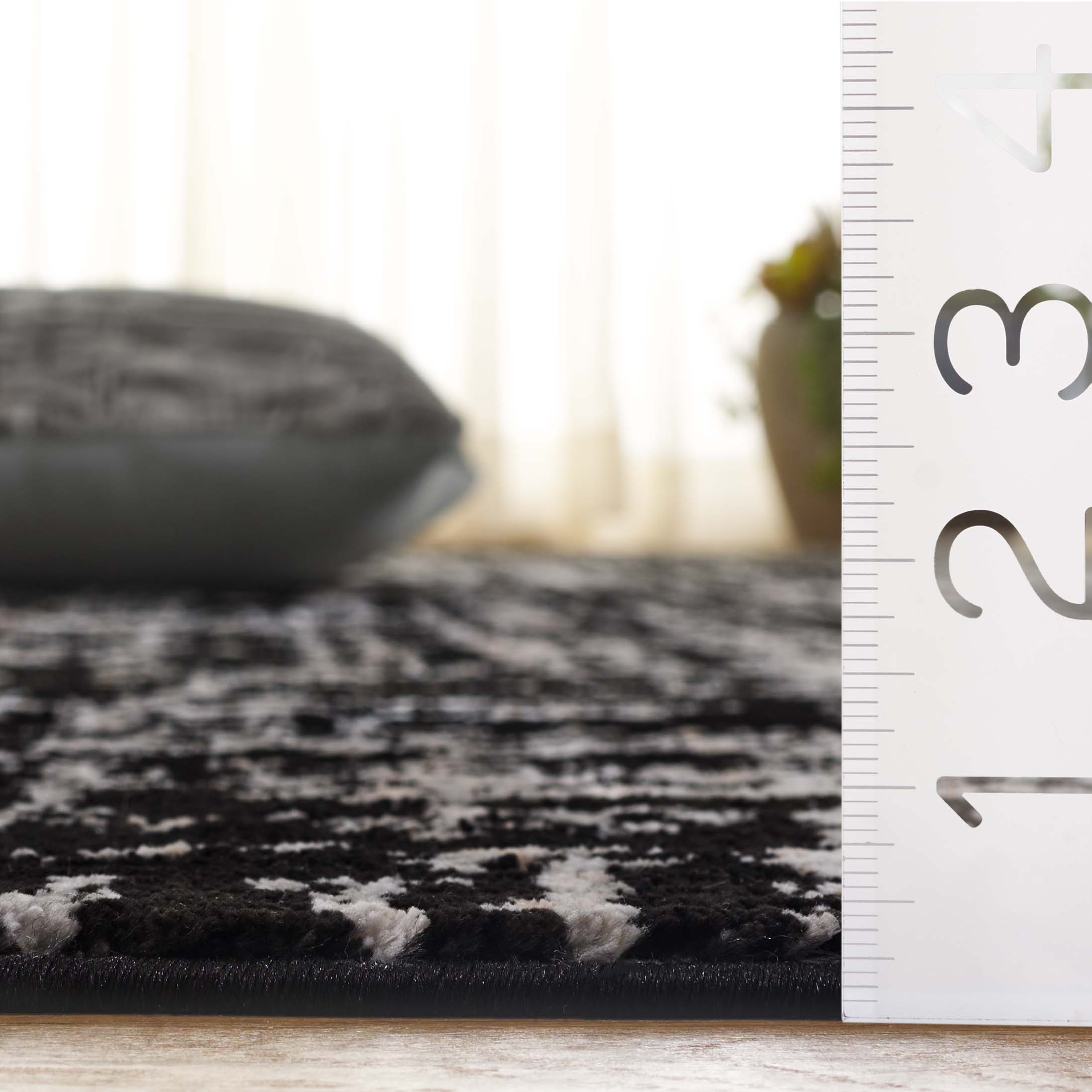 SAFAVIEH Parker Tyson Abstract Area Rug, Black/Ivory, 5'3" x 7'6"