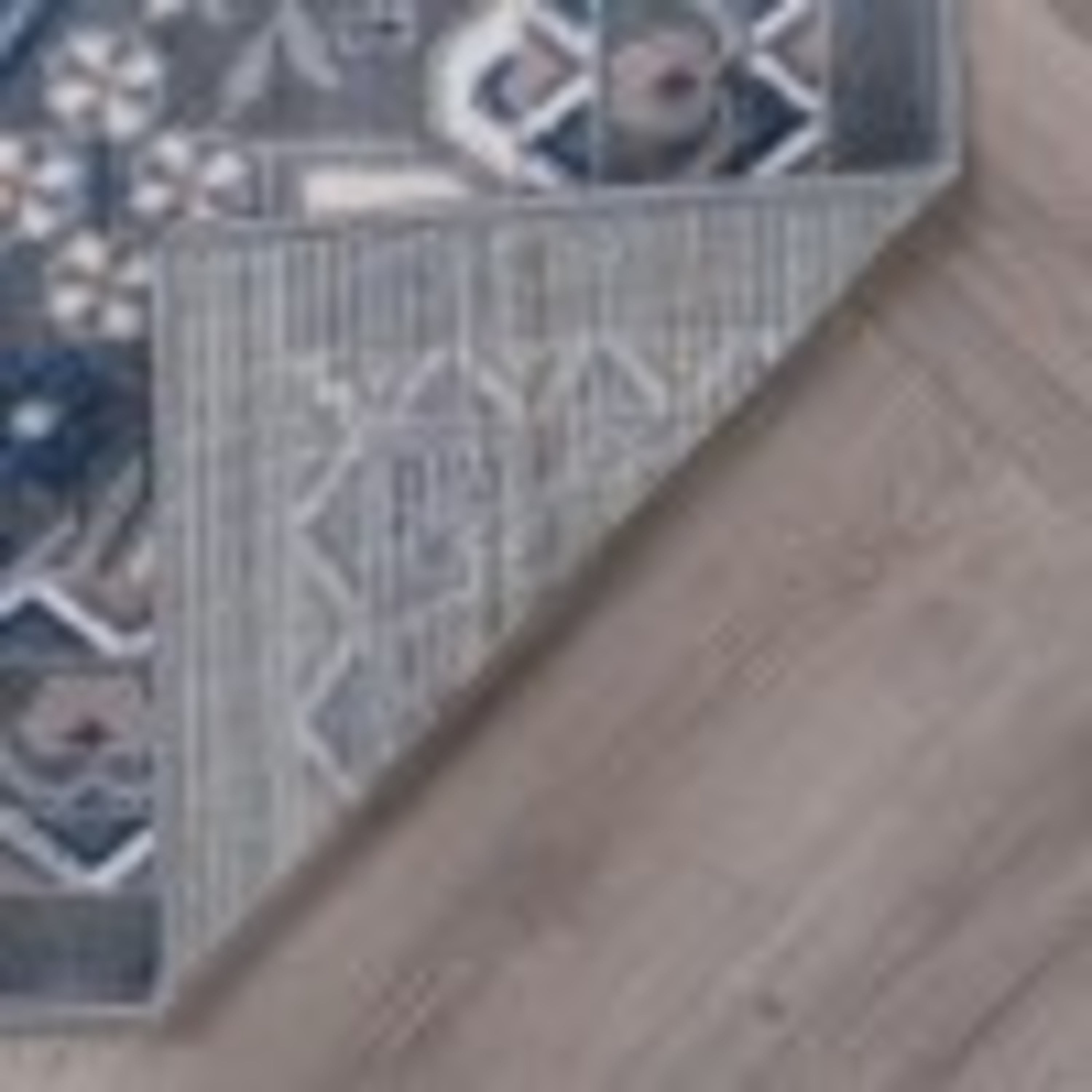 Hampton Traditional 5' x 7' Gray and Cream Polypropylene Indoor Area Rug