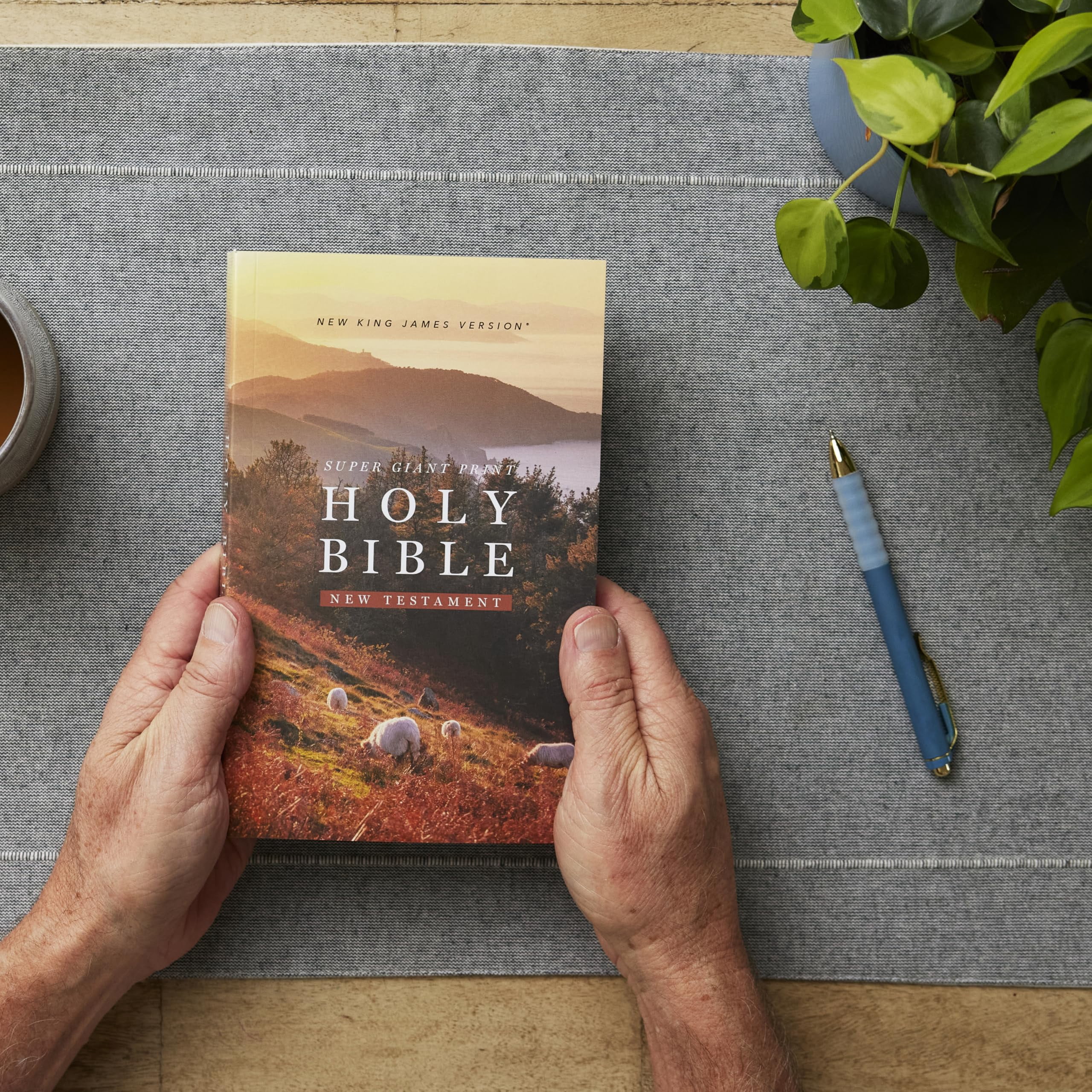 Thomas Nelson, NKJV Super Giant Print New Testament, Red Letter