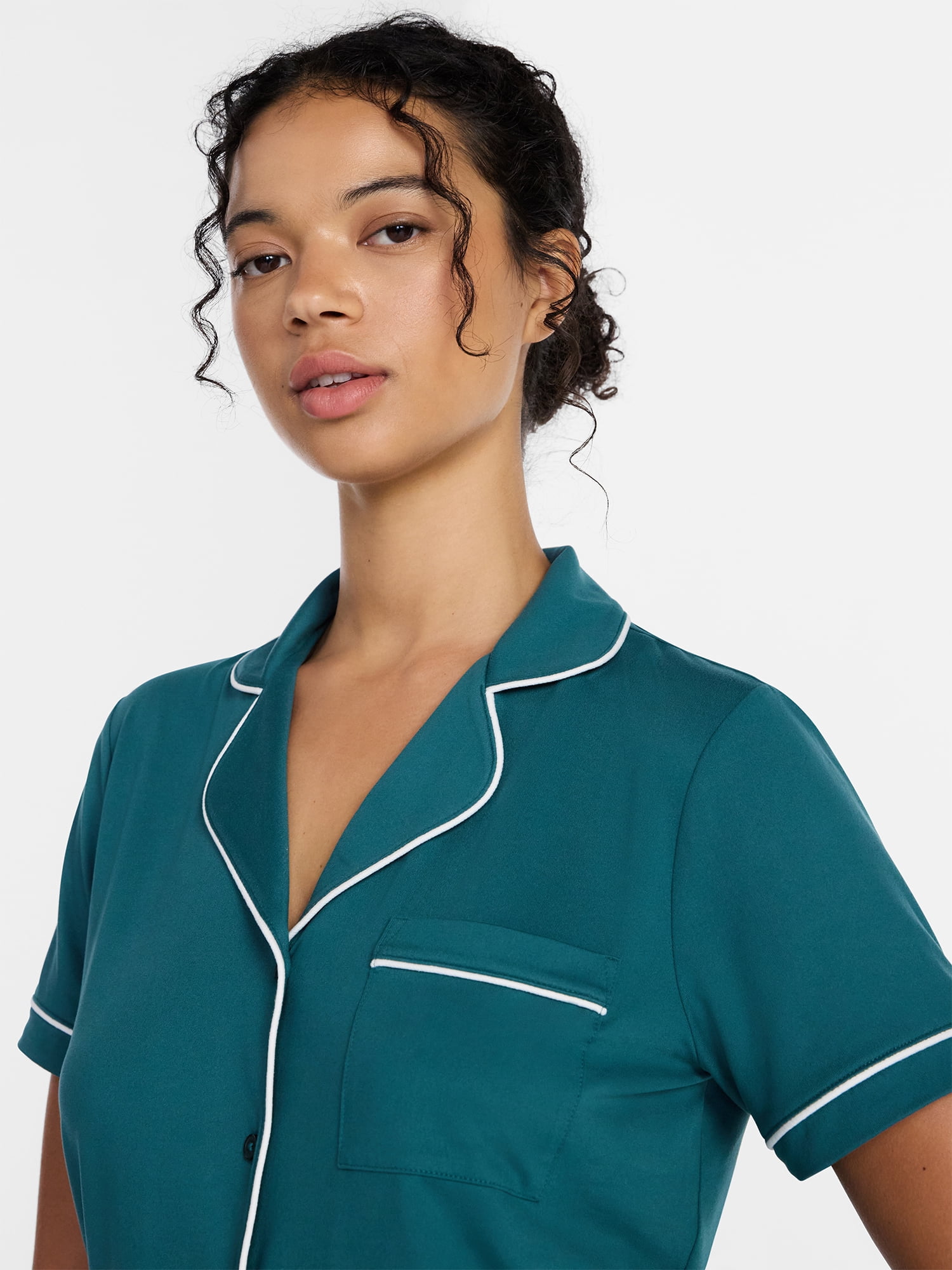 Joyspun Women's Dreamy Soft Collection Notch Collar Top and Capri Pants Pajama Set, 2-Piece, Sizes XS-3X