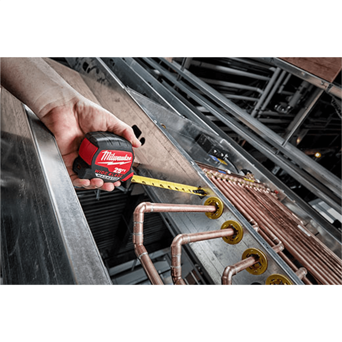 Milwaukee 25' Wide Blade Magnetic Tape Measure 48-22-0225M