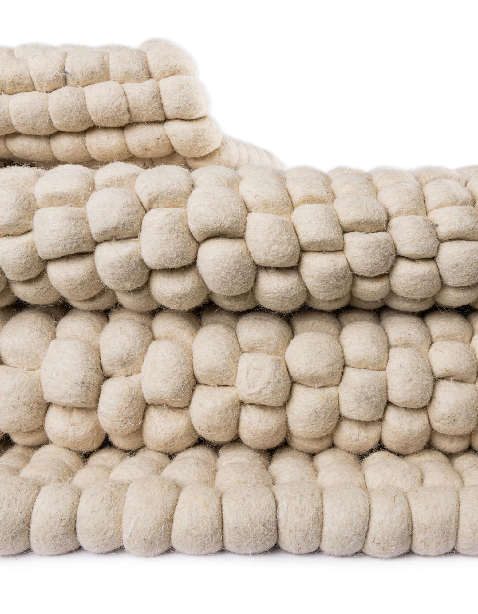 Unique Loom Felt Ball Collection Area Rug - Cloud (5' 1" x 8' Rectangle Ivory)
