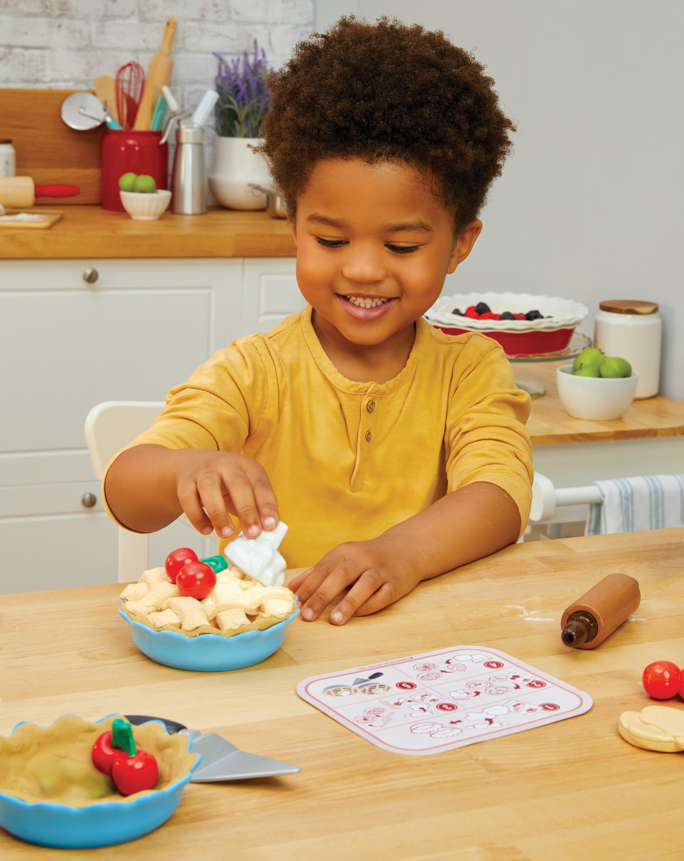 Little Tikes Creative Chefs Pizza Kit with Special Make-It Mix Play Sand, 18+ Accessories, Realistic Pretend Play Chef, Boys, Girls, Ages 3+