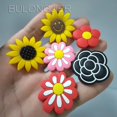 thumbnail image 3 of Listo Stock Para Crocs Jibbitz Pins Colorido Girasol DIY Zapatos Botón De Encanto, 3 of 4