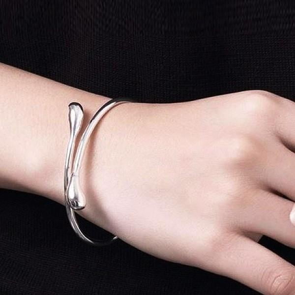 elongated teardrop bangle