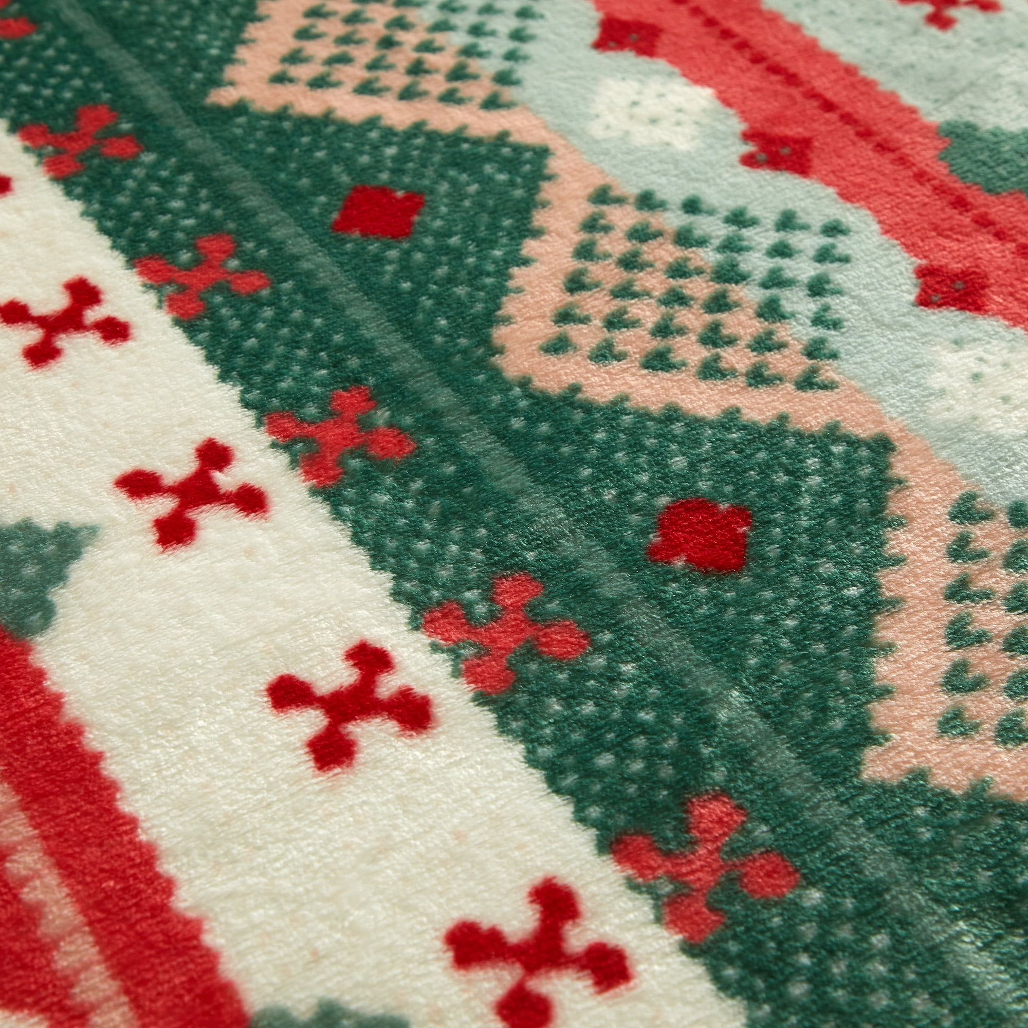 Holiday Time 50"x60" Multi-color Sweater Plush Throw, All Ages
