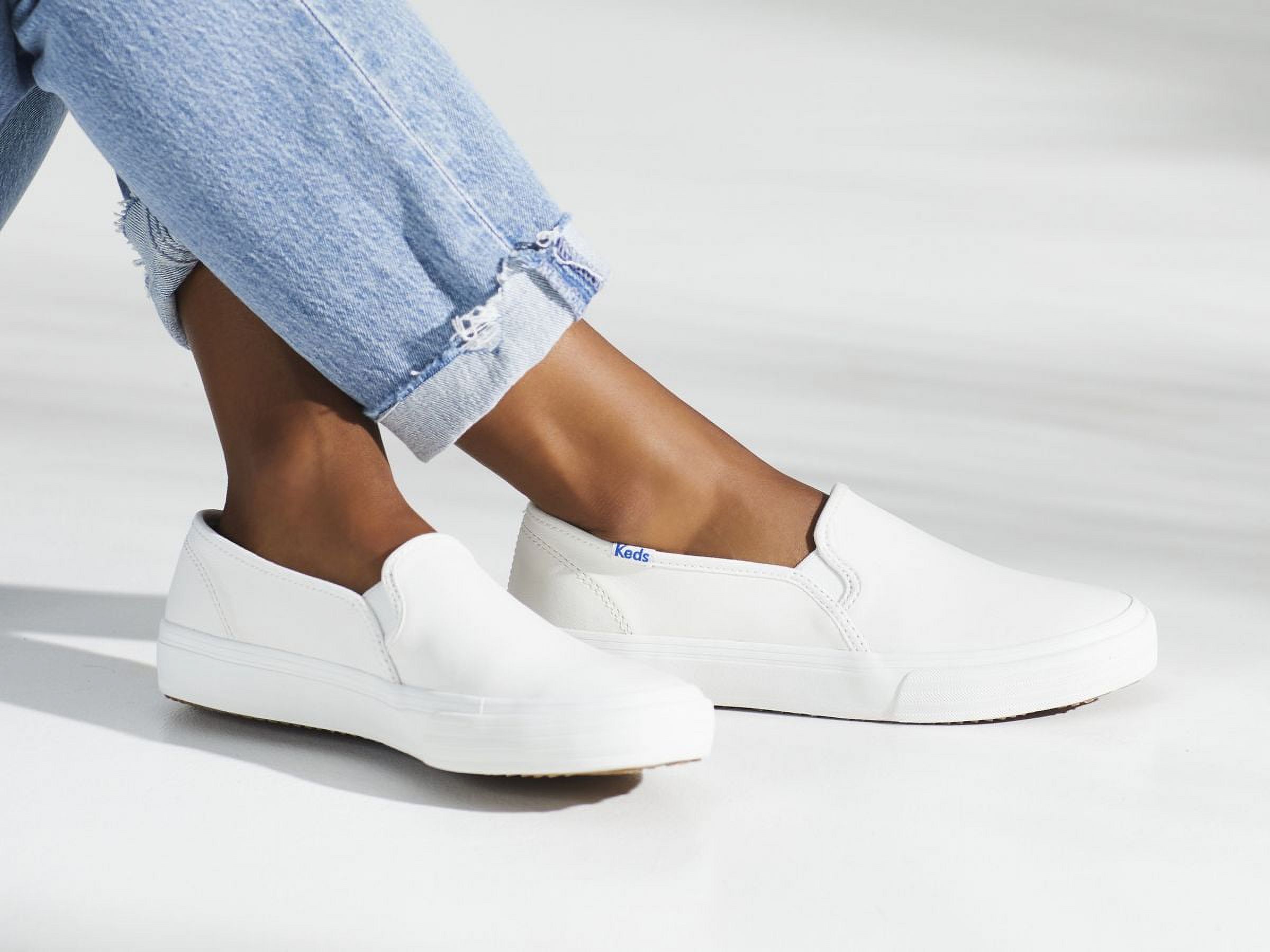 Keds Womens Slip On Casual Shoe, Medium Closed Toe White