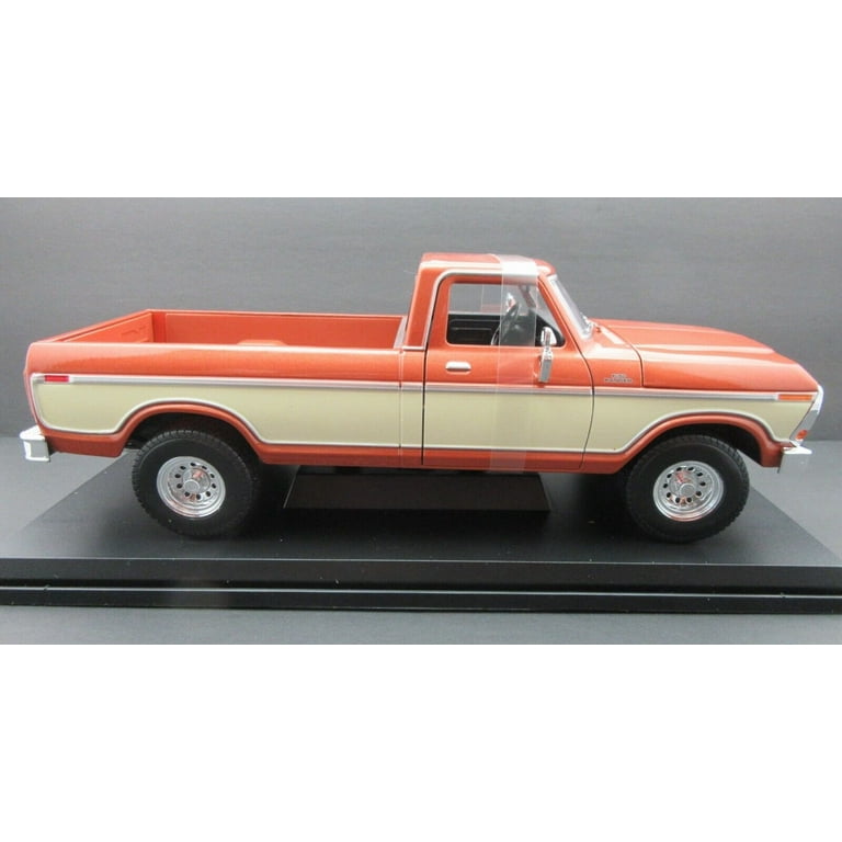 Maisto 1979 Ford F150 Pickup Truck Brown and White 1:18