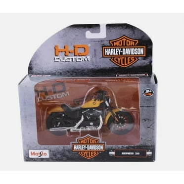 Maisto H-D Custom Harley-Davidson Series 39 Die-Cast 2014 Sportster Iron 1:18 Scale Gold & Black Motorcycle