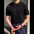thumbnail image 4 of Camiseta Informal de Punto Acanalado de Corta con Cuello Redondo y Bajo Fino para Hombre, Color Liso Negro M, 4 of 9