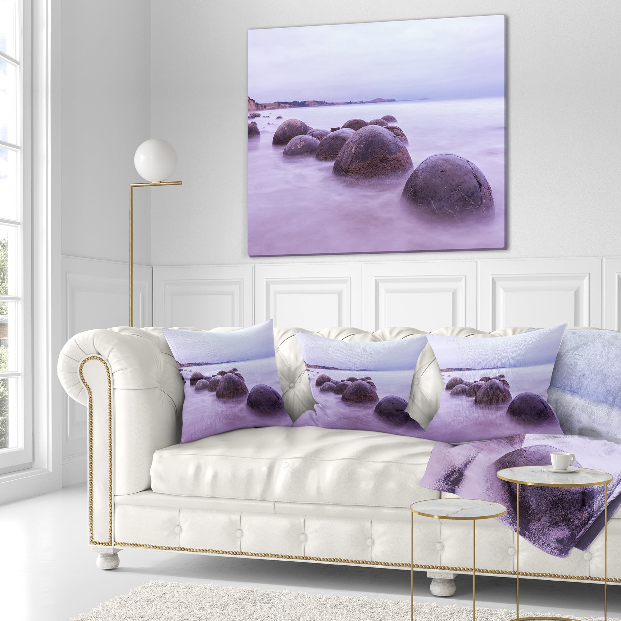 Designart Moeraki Boulders New Zealand - Seashore Photo Throw Pillow - 18x18