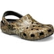 thumbnail image 1 of Zueco Crocs Classic Realtree Unisex Multi Max para 7 hombres/10 mujeres, 1 of 8