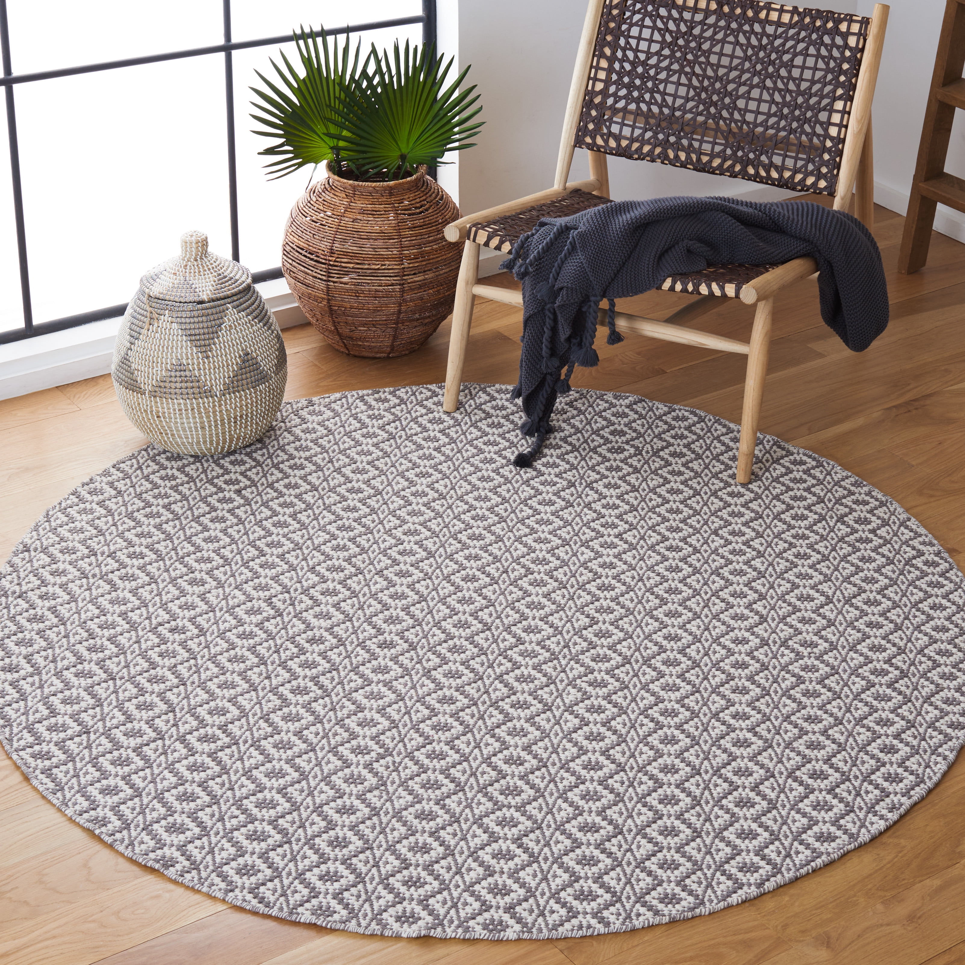 Safavieh Montauk Corrine Geometric Cotton Area Rug, Ivory/Gray, 4' x 4' Round