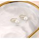 thumbnail image 4 of 1 par (oro) Pendientes colgantes de perlas blancas para mujer Pendientes de anzuelo colgantes brillantes chapados en oro Hipoalergénicos simples y atmosféricos Sincero Electrónica, 4 of 5