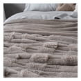 thumbnail image 3 of Cobertor Tipo Piel Ultrasuave y Calido, Ideal para Invierno. Esquimal (Taupe, King Size), 3 of 5