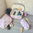 thumbnail image 2 of Set de bolsas de maquillaje WYJ con estampado floral acolchado, 3 unidades, para mujer, 2 of 6