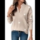thumbnail image 3 of Suéter con Estampado de Corazones para Mujer: Cuello en V, Ribete de Encaje, Jersey de Punto Caqui S, 3 of 10