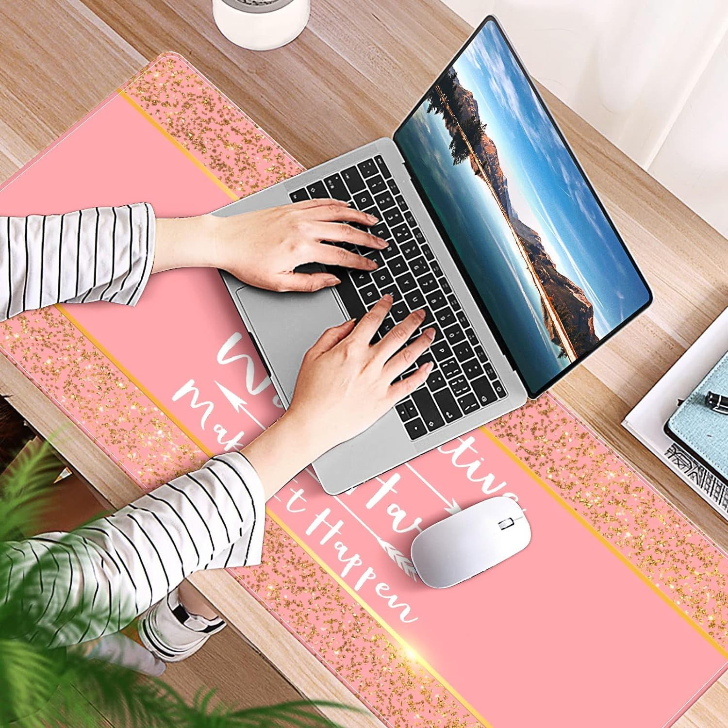 Golden Glitter Sparkle Desk Mat, Desk Accessory, Cute Workspace, Trendy Workspace, Trendy, 35.4x15.7in Large Gaming Mouse Pad, Cute Desk Topper, Pretty Desk Pad