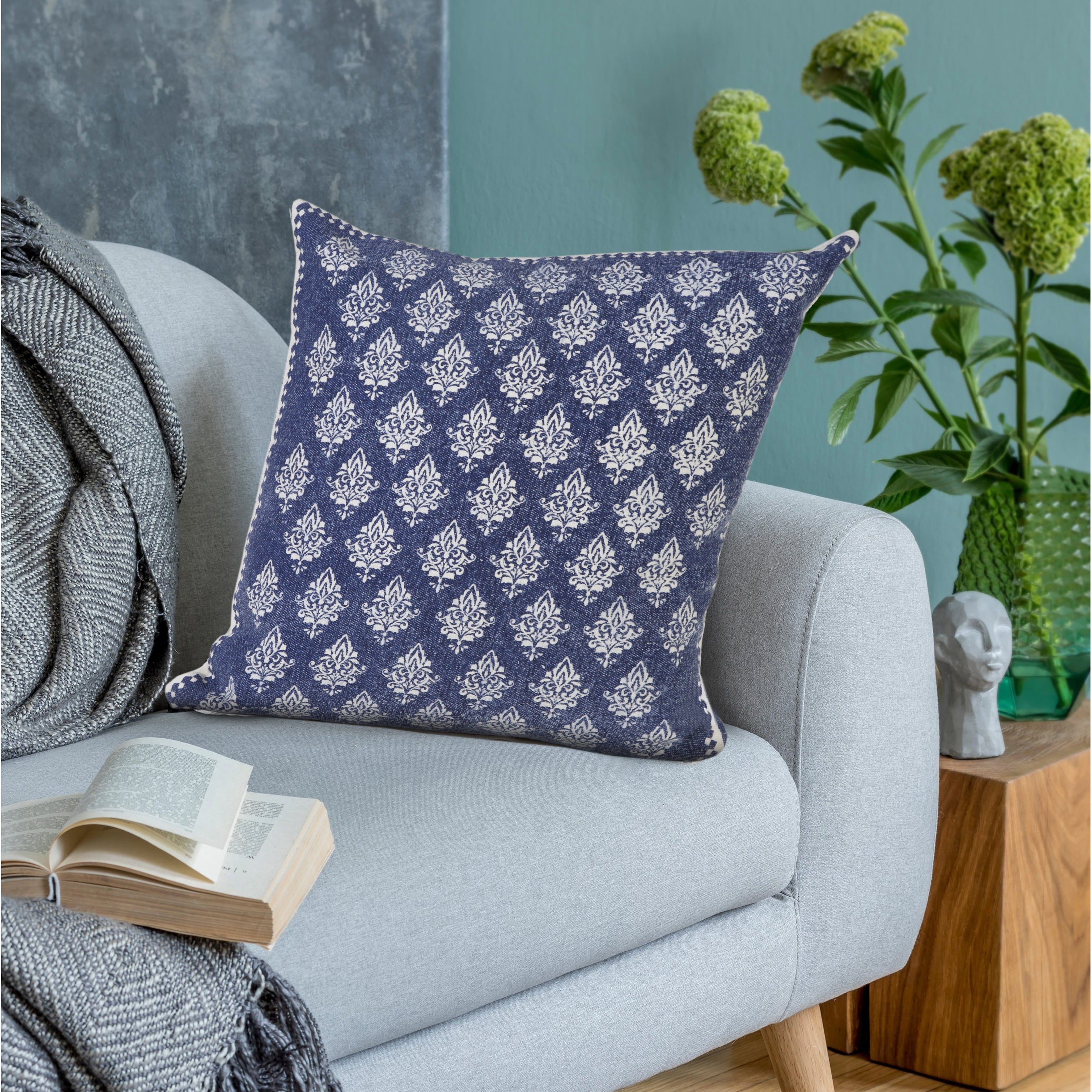 Ox Bay 20" x 20" Hand-Woven Blue/ White Floral/Botanical Organic Cotton Pillow Cover