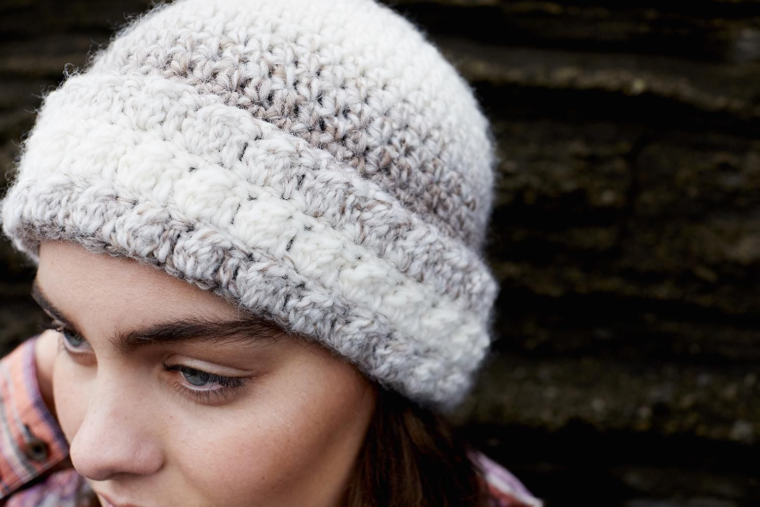 Lion Brand Yarn Scarfie #5 Chunky Wool Blend Yarn 285m/150g