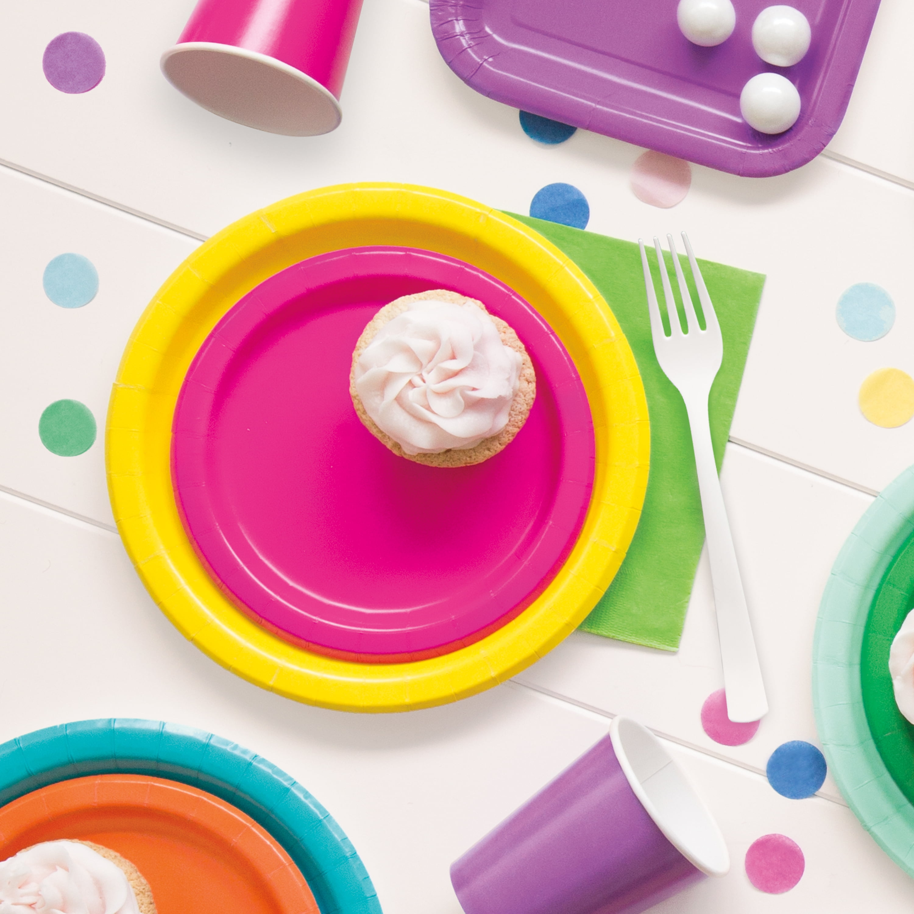 20CT 9IN Yellow Dinner Paper Plates by Way To Celebrate