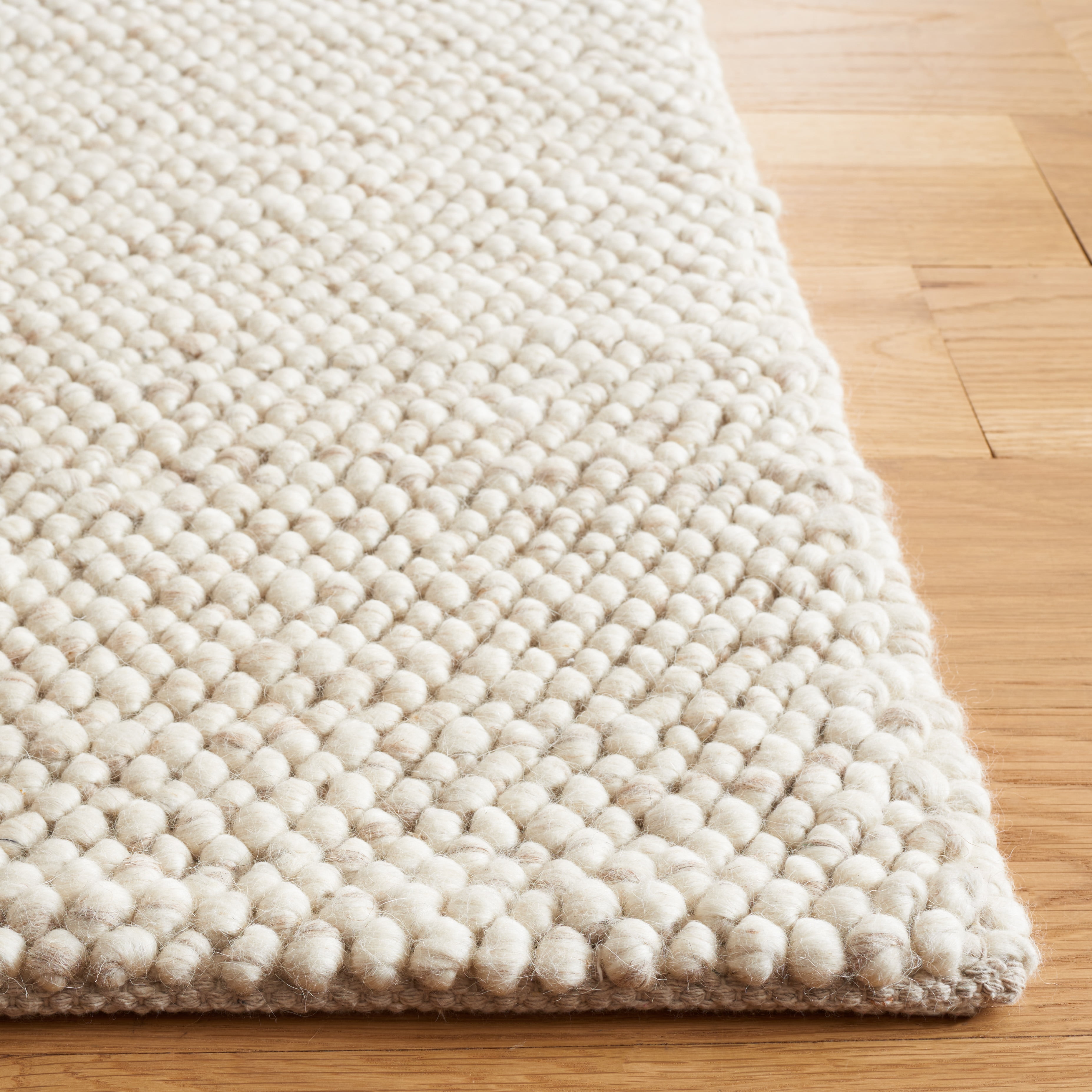 SAFAVIEH Natura Willoughby Distressed Area Rug, Beige/Ivory, 4' x 4' Square