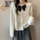 thumbnail image 4 of Chaqueta tipo suéter con decoración de lazo estilo Chanel de estilo coreano para otoño e invierno, cárdigan de punto de estilo suave de manga larga para mujer, 4 of 5