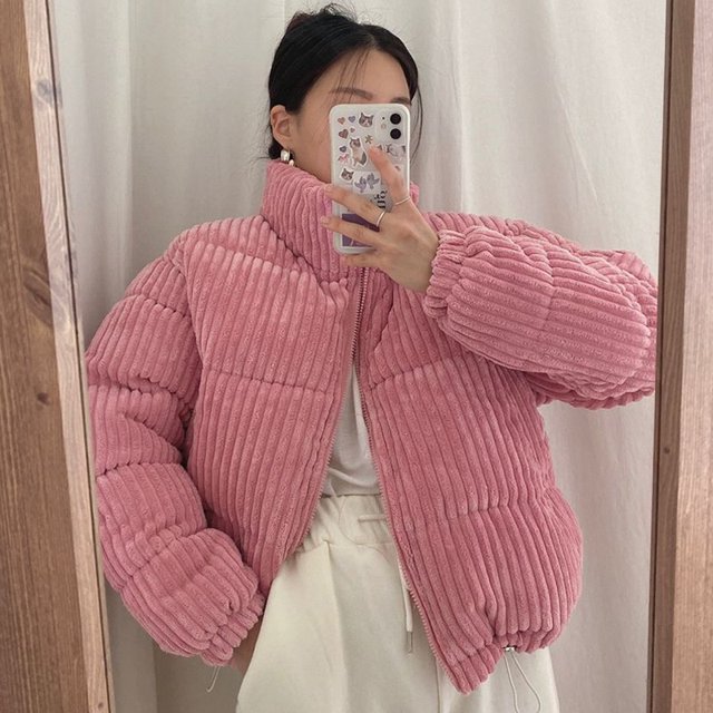 Chaqueta corta de algodón de pana suelta con diseño de cuello alto que ilumina la piel de otoño e invierno para mujer