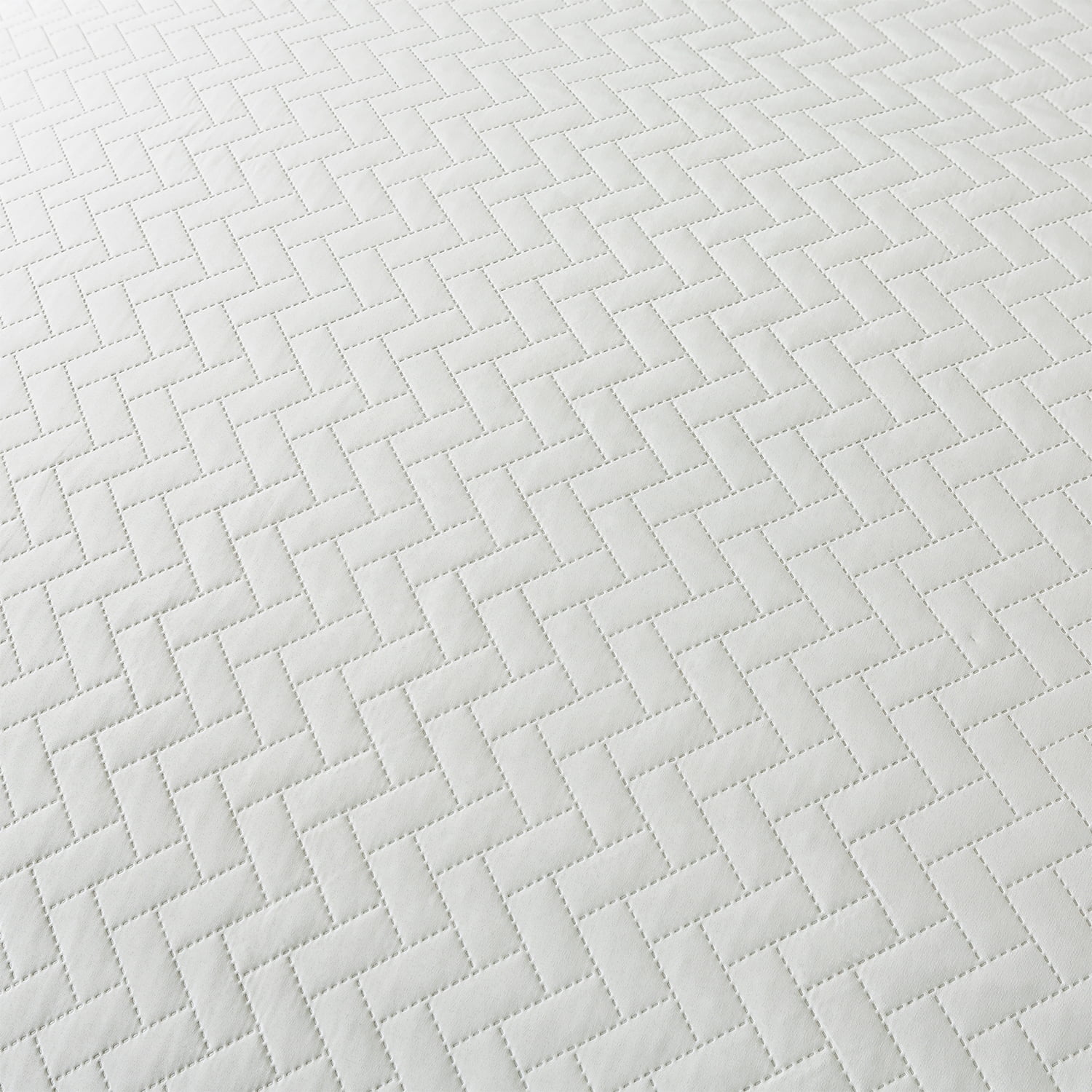 JML Quilt Set Queen Size Lightweight Bedspread, Soft Summer Quilt Bedding Set Coverlet for All Seasons with 3 Piece (1 Quilt, 2 Pillow Shams), White