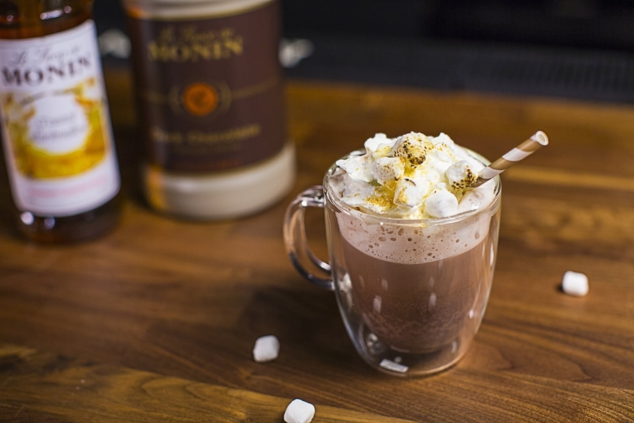 Monin - Toasted Marshmallow Syrup, Flavor of Campfire Treats, Natural Flavors, Great for Mochas, Shakes, Cocoas and Cocktails, Non-GMO, Gluten-Free (750 ml, 25.4 fl.oz)