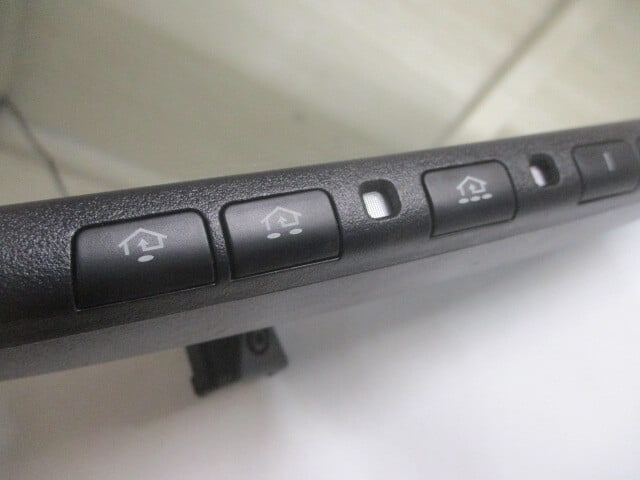 Pre-Owned Nissan Pathfinder Rogue Rear View Mirror w/Auto Dim & Homelink OEM LKQ - Verify Specific Vehicle Fitment In Description - (Good)