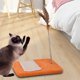 thumbnail image 3 of Juguete rascador interactivo para gatos y gatitos con bola y plumas oscilantes Pluma naranja, 3 of 8
