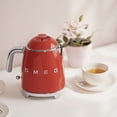thumbnail image 4 of Smeg Bouilloire Électrique Mini Style Rétro des Années 50 KLF05 (Rouge), 4 of 4