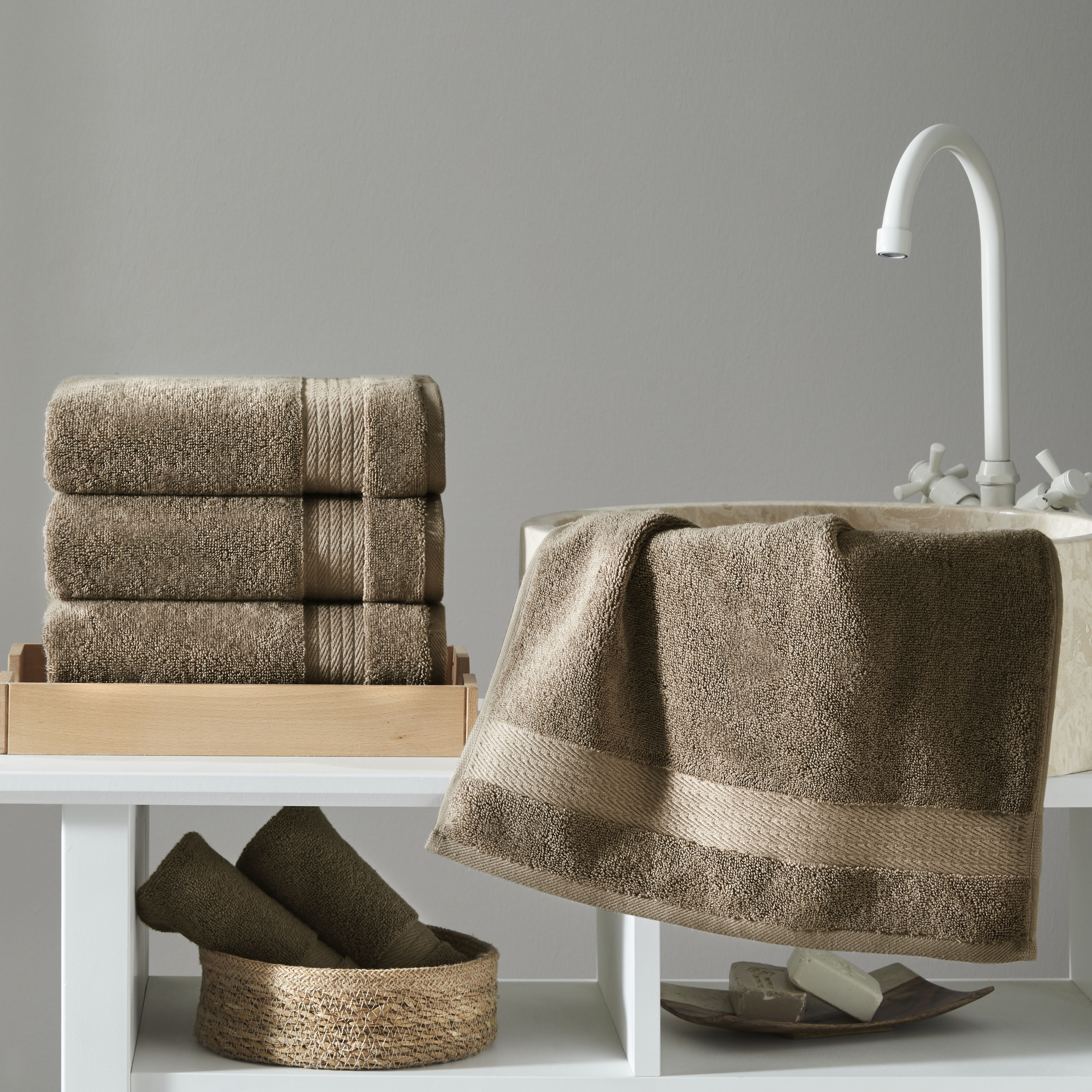 Ozdilek 4-Piece 16x30 Hand Towels  575 GSM – 100% Turkish Cotton, Luxury Soft , Quick Dry & Absorbent, Fade-Resistant, Comfortable & High-Quality Cotton Towel  (Light Brown)