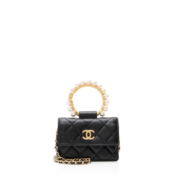 Pre-Owned Chanel Lambskin Pearl Crown Clutch with Chain
