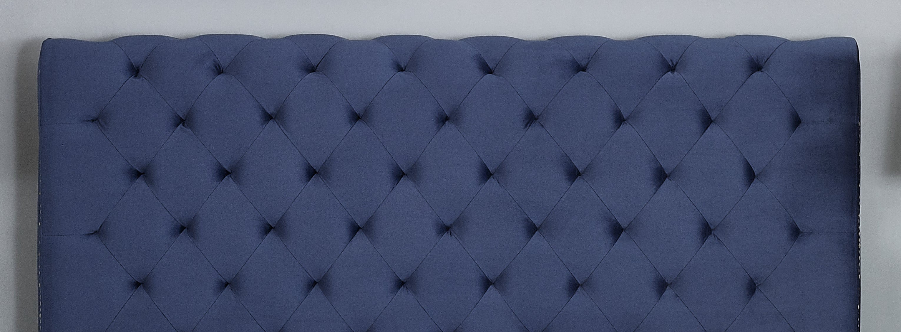 Uspridefurniture Collinsworth Tufted Low Profile Sleigh Velvet Bed -King