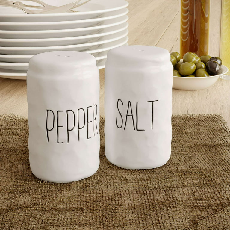 Barnyard Designs Farmhouse Salt and Pepper Shakers Set, Ceramic Salt and Pepper  Shakers Unique, Vintage Salt and Pepper Shakers, Cute Salt Shakers for  Kitchen, Salt and Pepper Set, White 