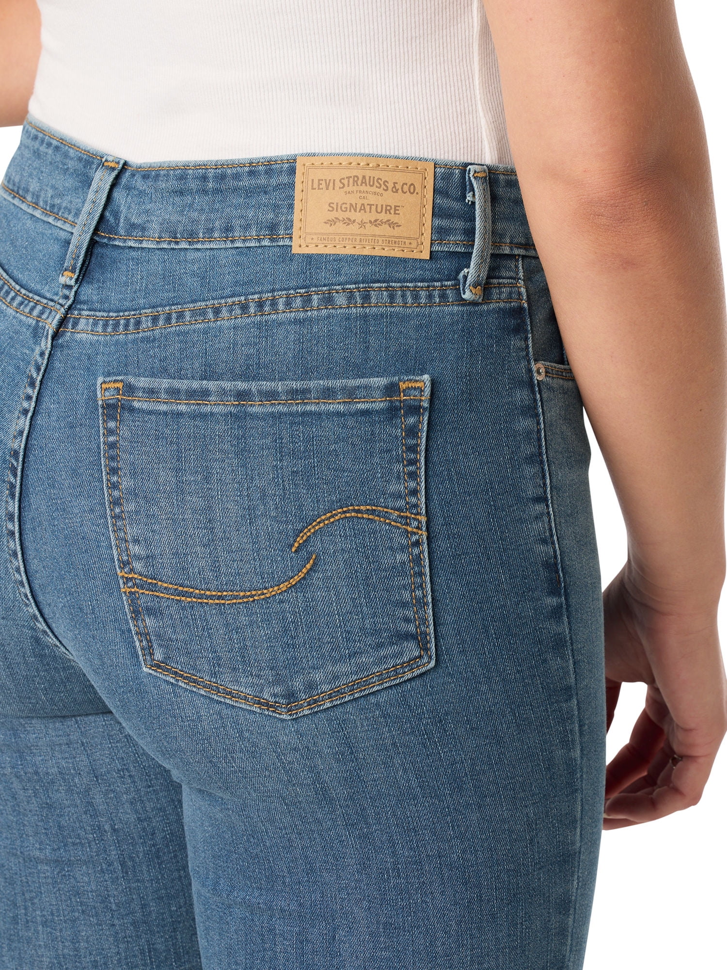 Levi Strauss Signature Women's Mid Rise Capri