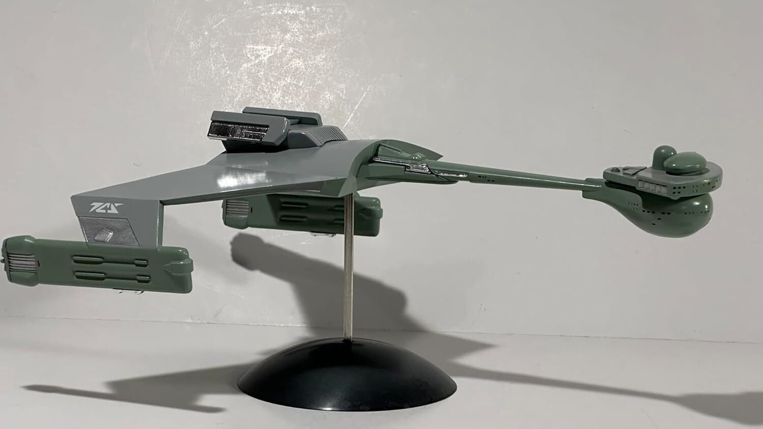 Star Trek: The Original Series Klingon Battle Cruiser AMT Model Kit