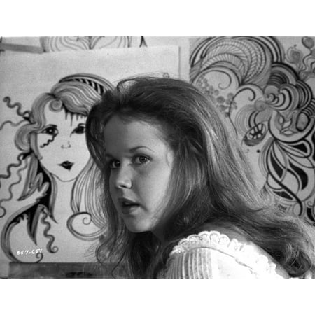 Linda Blair Classic Close Up Portrait in Candid Shot Photo Print (8 x