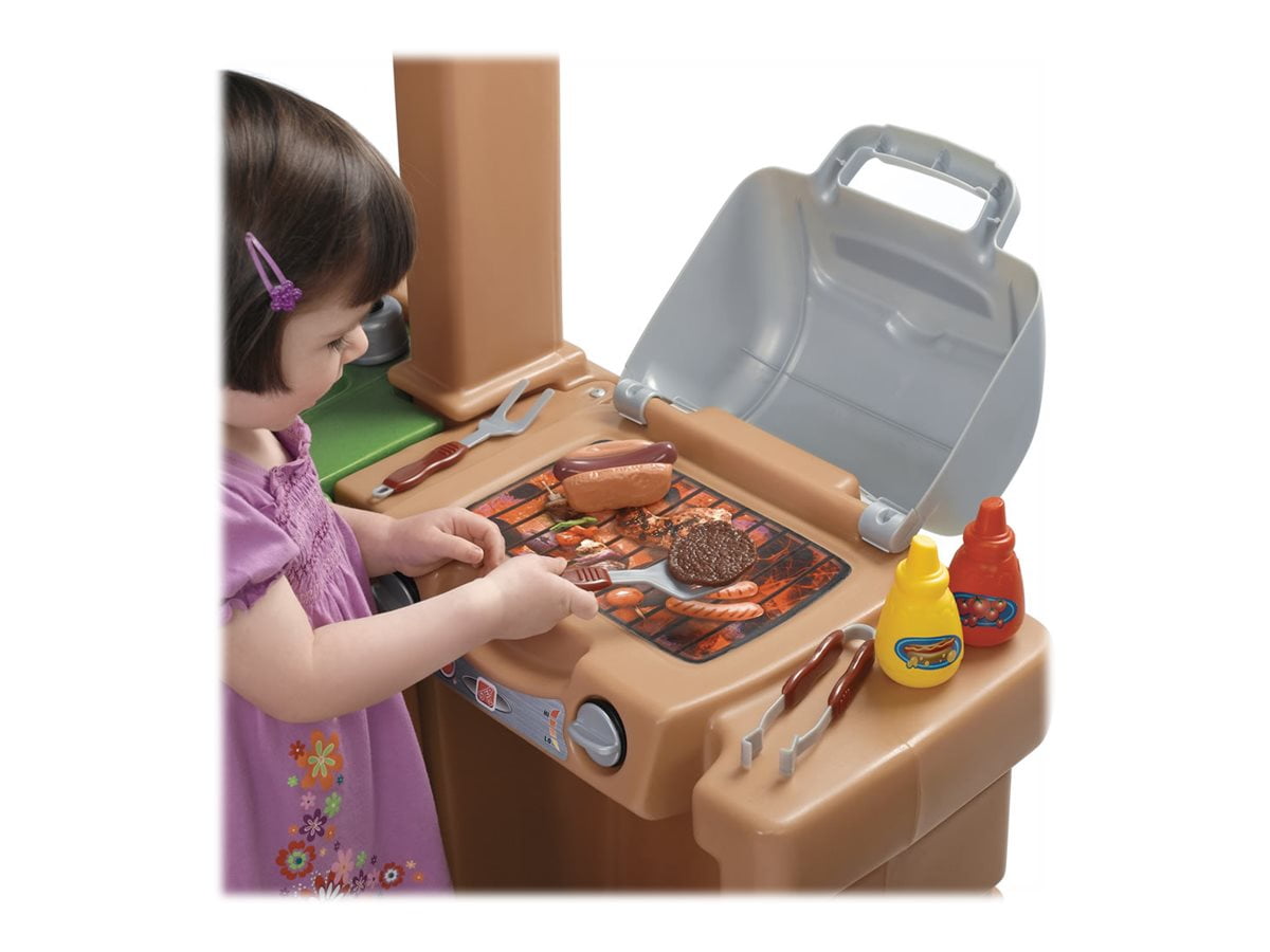 step 2 gather and grill playhouse