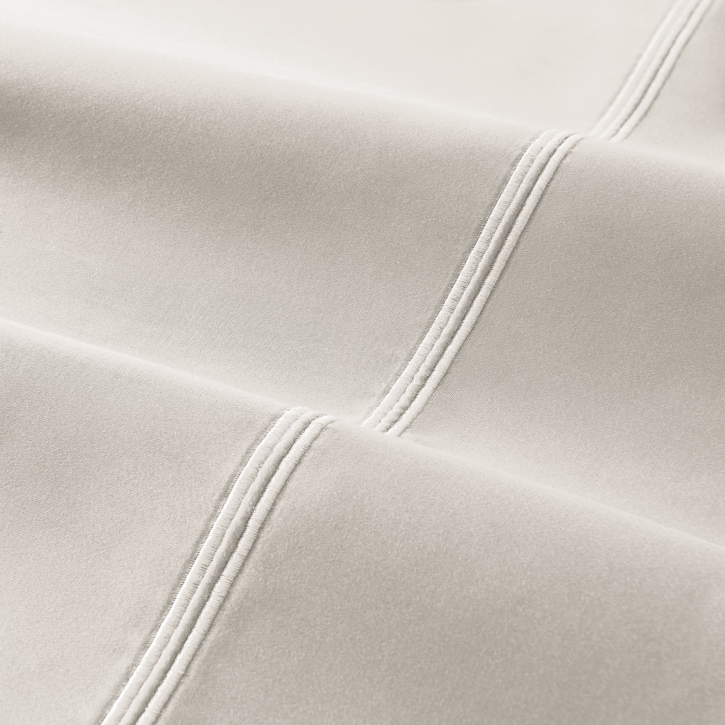 Wamsutta 1846 650 Thread Count Gardenia Egyptian Giza Cotton Sateen Pillow Cases, Queen (2 Count)