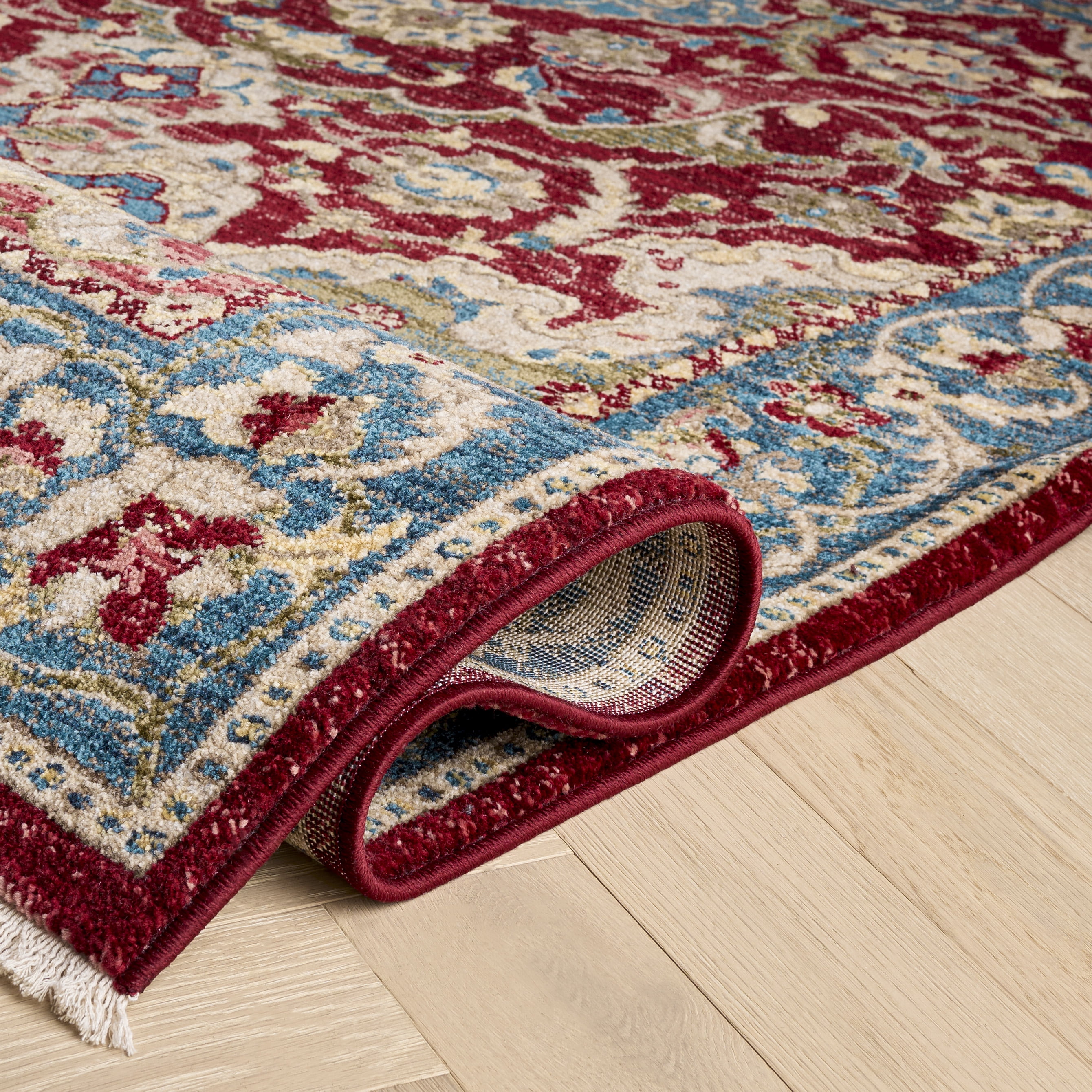 Safavieh Kashan Vincent Oriental Area Rug, Red/Blue, 3'3" x 3'3" Round