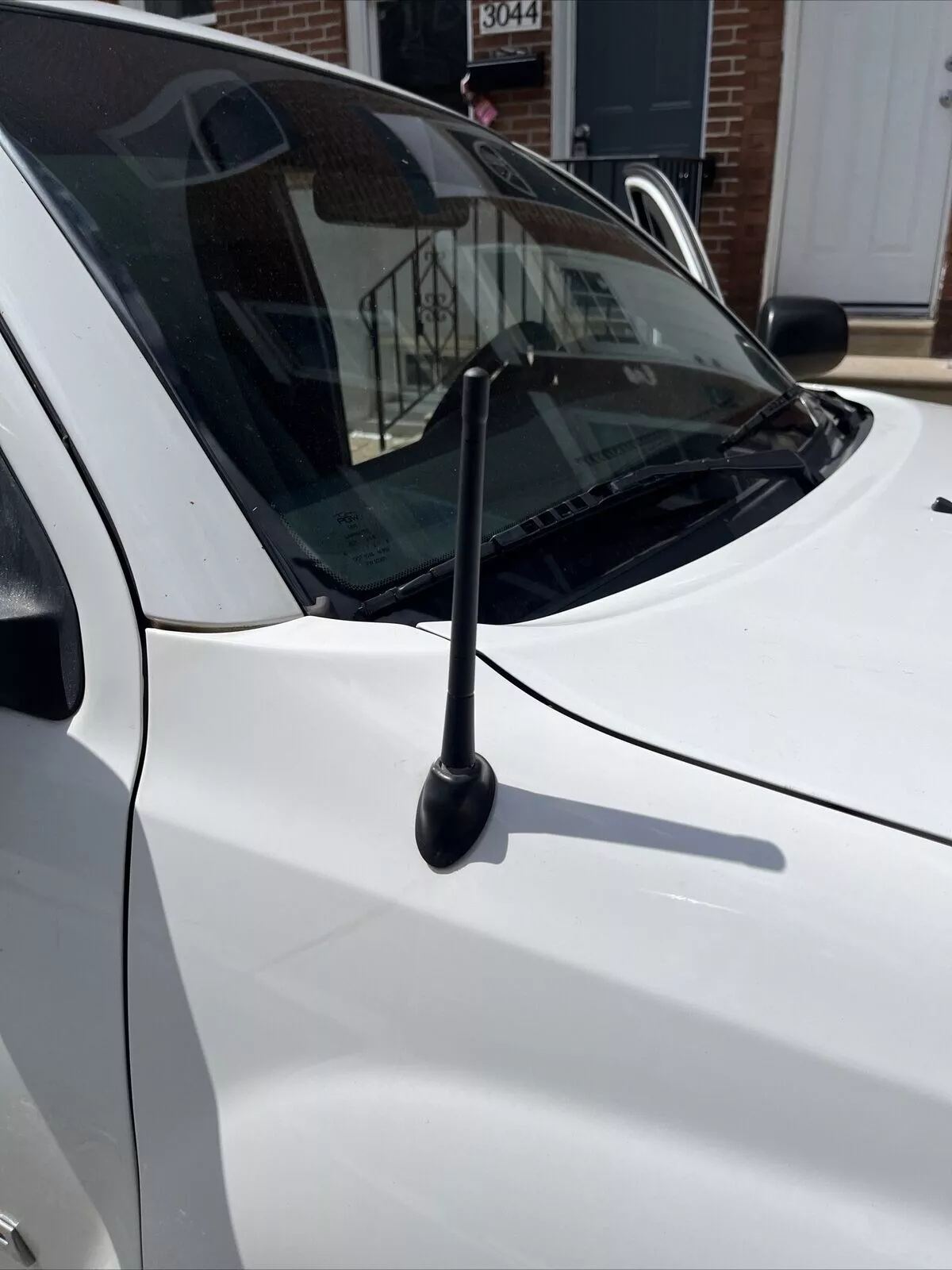 7-Inch Short Shark Fin Antenna For Mazda 6 (2003-2008) – AM/FM Stubby Roof Antenna