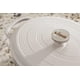 thumbnail image 4 of Lodge Horno holandés de hierro fundido esmaltado, Blanco, 6.6 l, 1 Lodge NA, 4 of 9