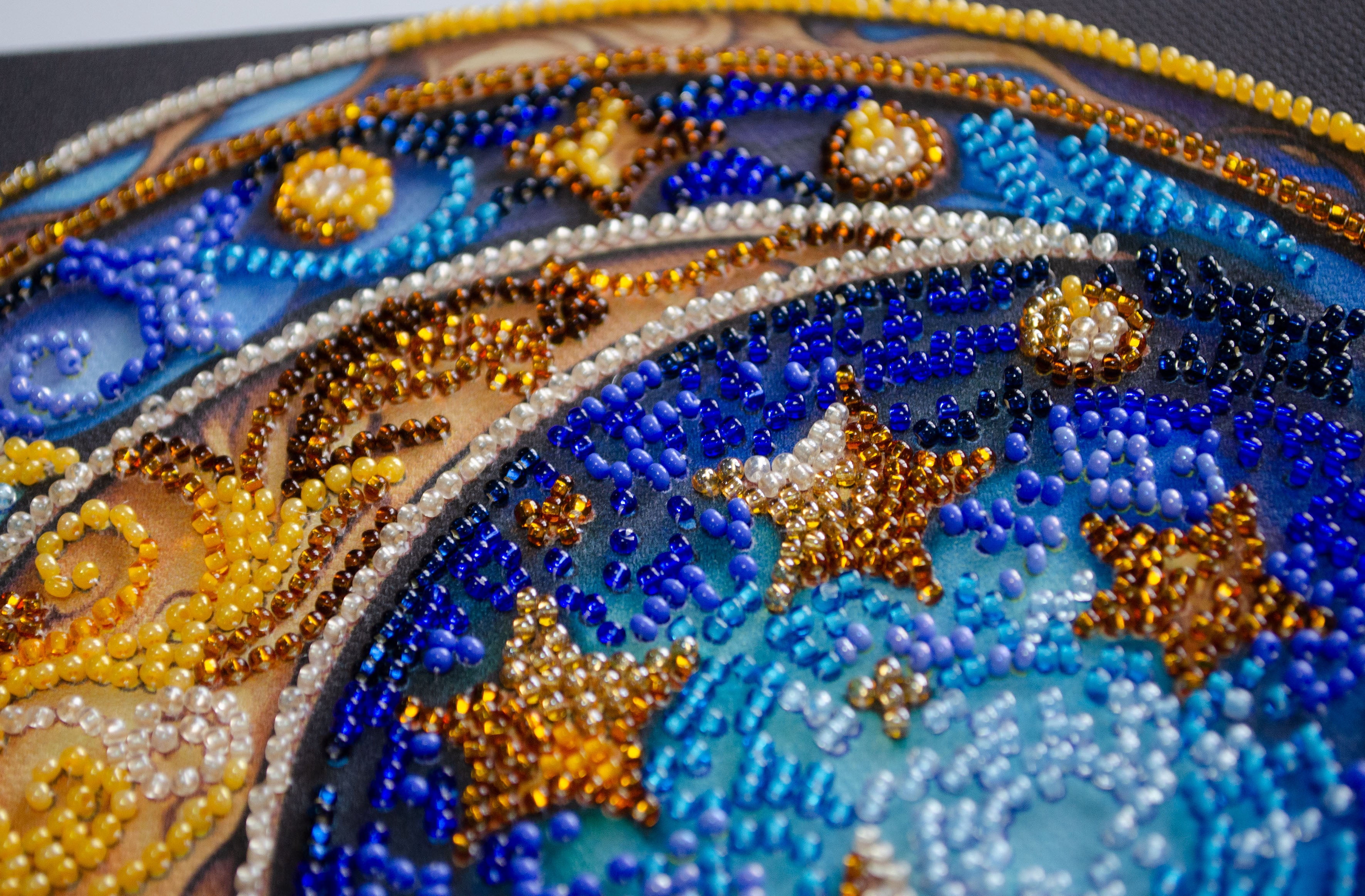 Mid-sized bead embroidery kit - Magical dreams AMB-108
